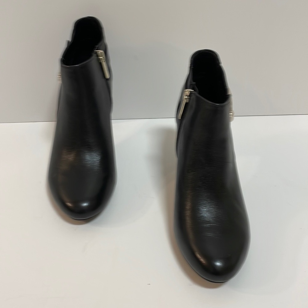 (Brand New) Bandolino Black Women Dani 3 Bootie Size 6.5